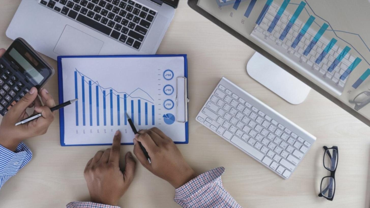 Auditoría y saneamiento de registros financieros para pequeñas empresas
